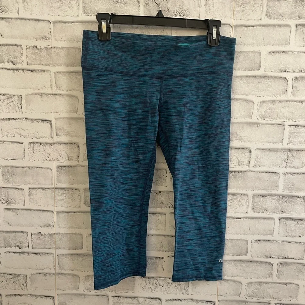 Women’s alo space dyed capri length yoga workout leggings Medium